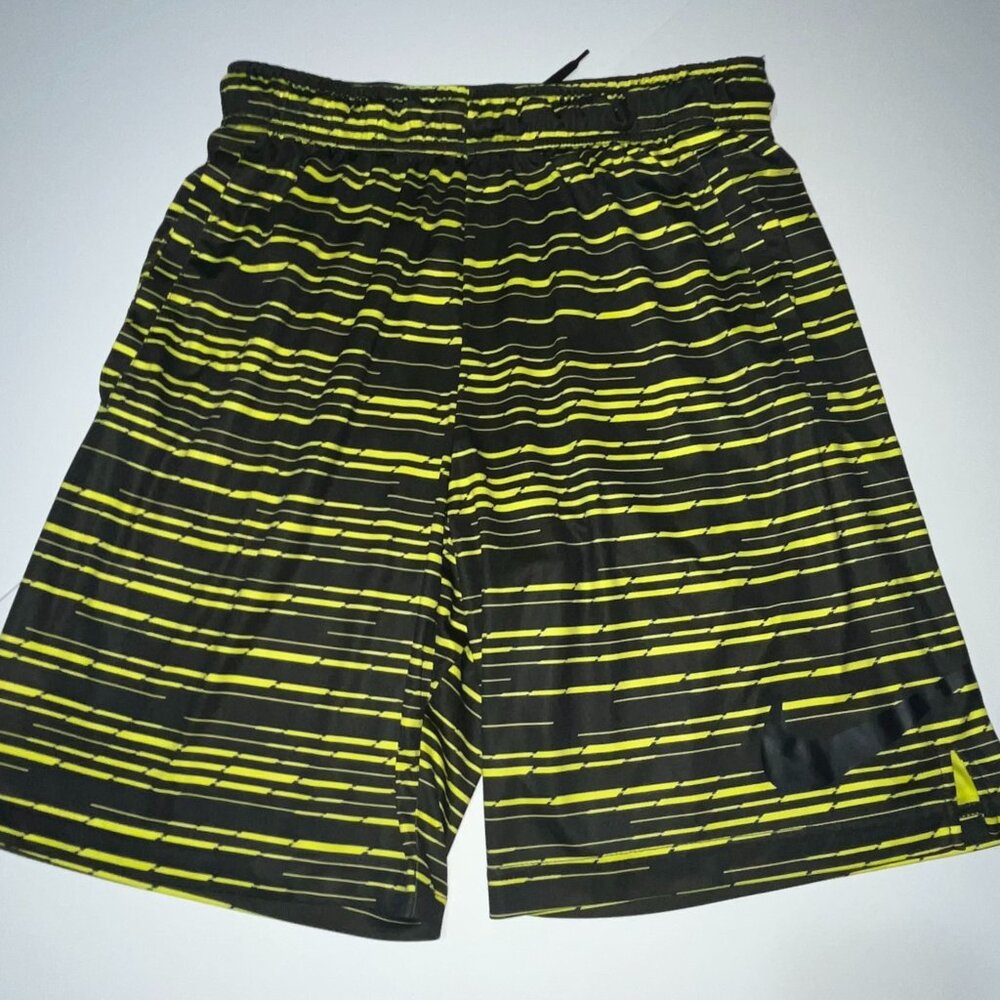 Nike Boys Sz Medium M Black & Yellow 2 Pocket Urban Shorts 28W 9.5L